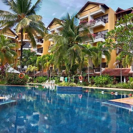 Tiara Labuan Hotel Buitenkant foto