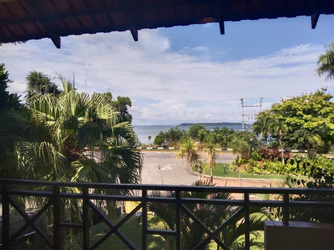 Tiara Labuan Hotel Buitenkant foto